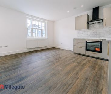 3 bedroom flat to rent - Photo 4