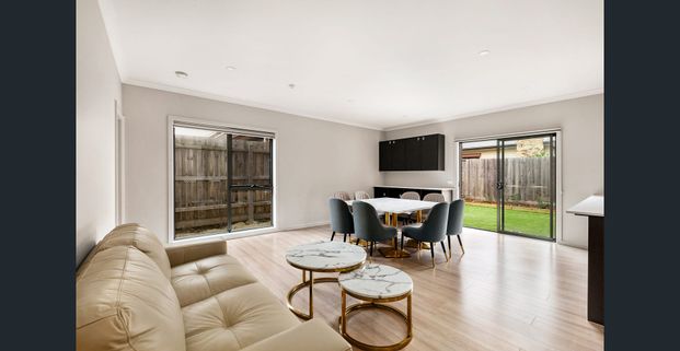 Room with Private Bathroom for Rent | Great Environment · Prime Location · Excellent Value! - Photo 1