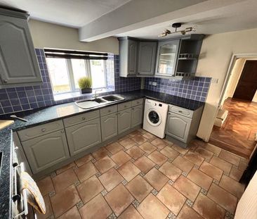 2 bedroom semi-detached house to rent - Photo 5