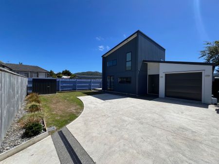 Wainuiomata 4 Bedrooms - Photo 5