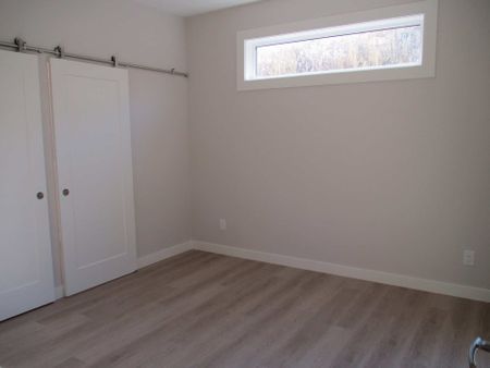 Executive 3bed 3bath Duplex; Mezzo – Available November 1st - Photo 3