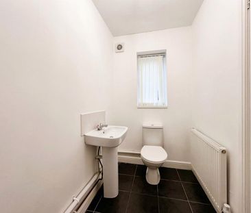 3 bedroom semi-detached house to rent - Photo 6