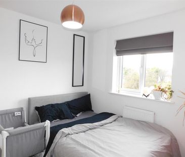 3 bedroom detached house to rent - Photo 4