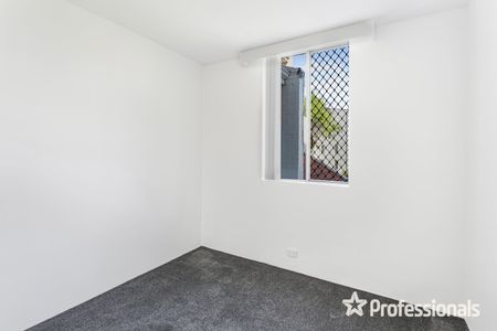 Stylish 2-Bedroom Apartment in Vibrant Maylands - Photo 4