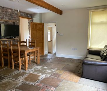 2 Highfields, Huddersfield, HD1 - Photo 6