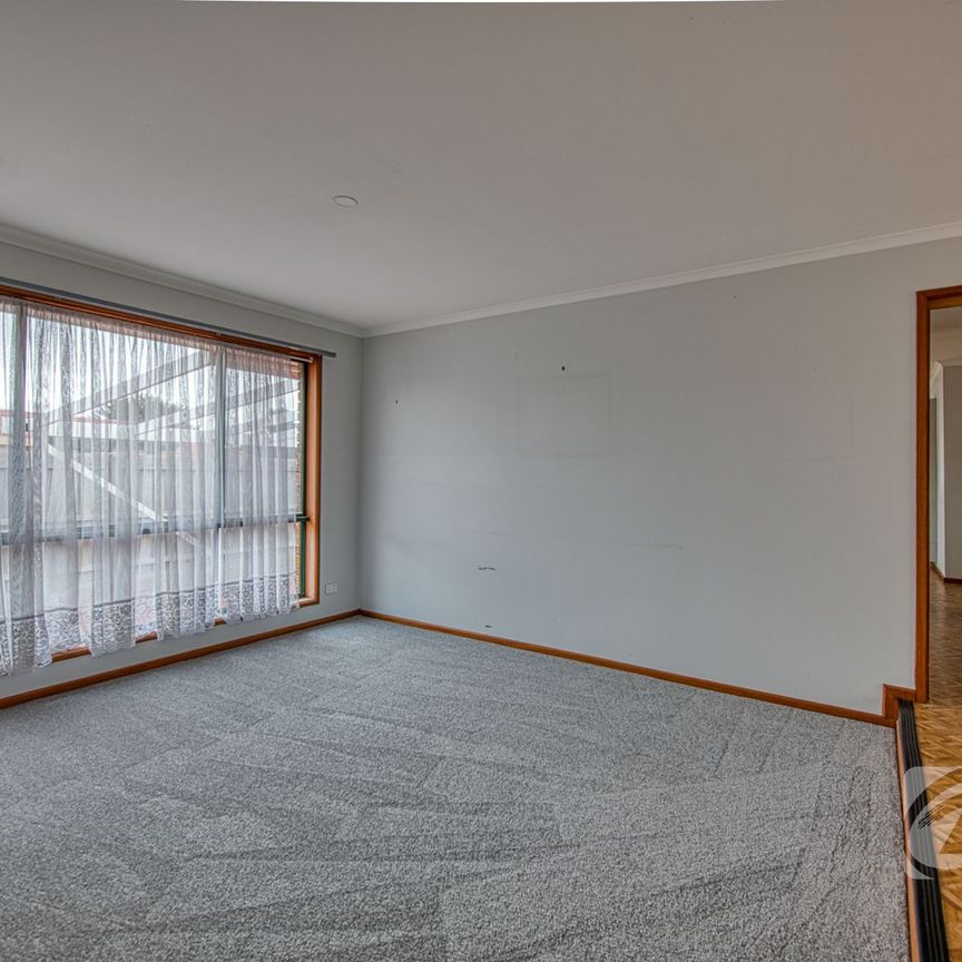 FAMILY HOME IN CRANBOURNE NORTH - Photo 1