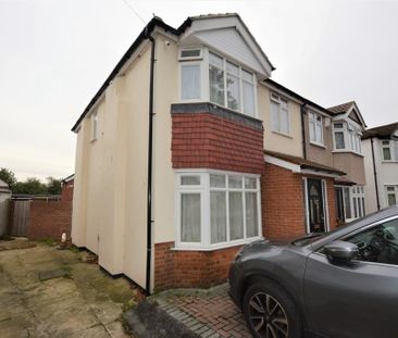 3 bedroom semi-detached house to rent - Photo 6