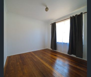 3 Bedrooms Plus 2 Living rooms - Photo 4