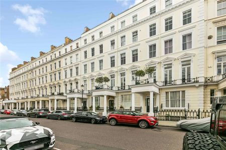 A bright and spacious third floor flat - Photo 3
