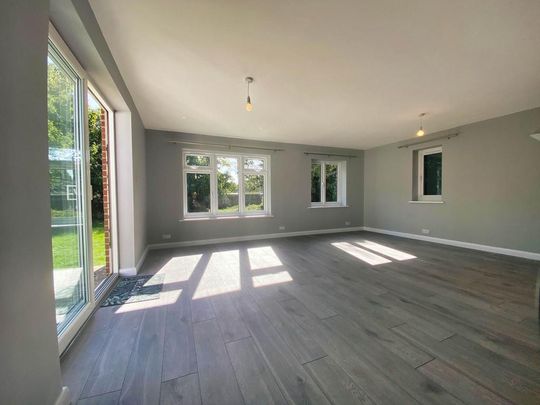 4 bedroom semi-detached house to rent - Photo 1