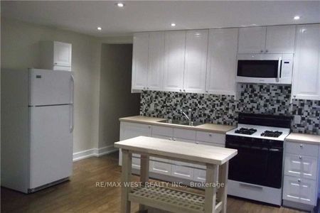 For Lease - 111 Lippincott Street Unit# Lower, Toronto, Ontario - Photo 5