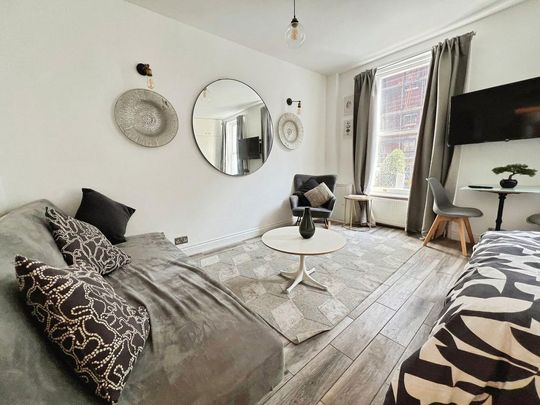 Studio to rent - Photo 1