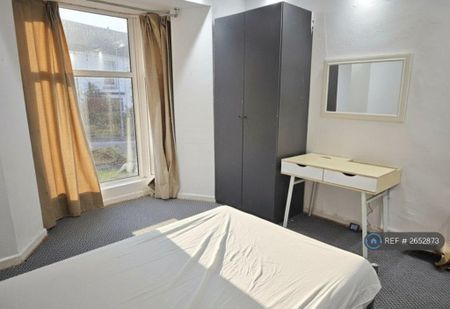 2 bedroom semi-detached house to rent - Photo 4