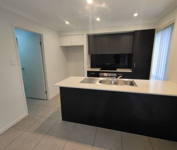 4 Bedroom - Available now - Photo 5