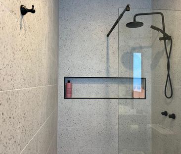 Fully Furnished Room with a courtyard and ALL BILLS INCLUDED! - Photo 5