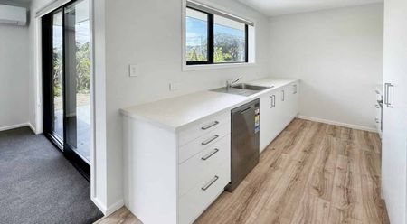 CASTLECLIFF - 3 BEDROOMS - Photo 3