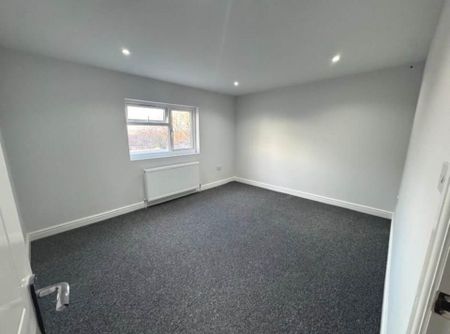 Price £1,450 pcm - Available Now - Unfurnished - Photo 3