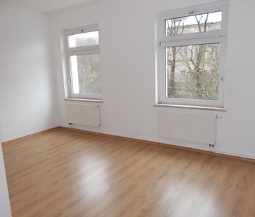 ++ 2 Räume, EBK, Bad mit Wanne und Fenster ++ - Photo 1
