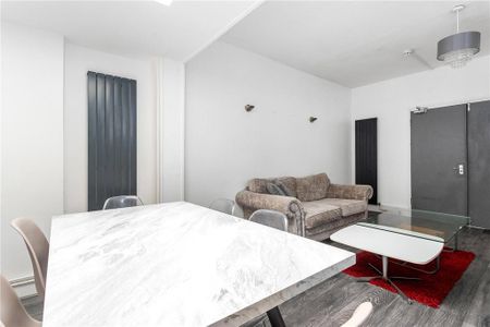 6 bedroom semi-detached house to rent - Photo 2