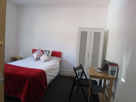 6 bedroom house to rent - Photo 4