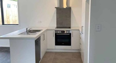 Modern 3BR Townhouse in Tuakau - Photo 4