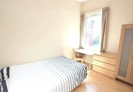 6 bedroom terraced house to rent - Photo 3