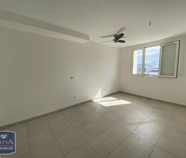 Location Appartement 3 pièces 85m² ST DENIS 97400 - Photo 6