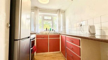 Perry Way, Bracknell, Berkshire, RG12 - Photo 4