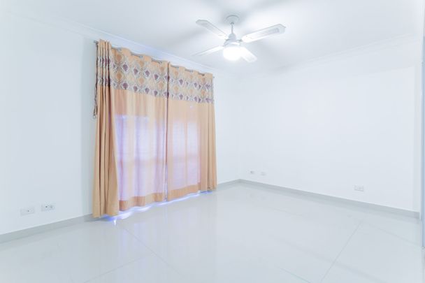 3 Bedroom Home in Great Location in Minto !! - Photo 1