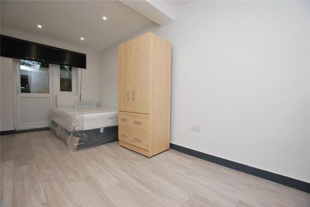 1 bedroom house of multiple occupation to rent - Photo 2