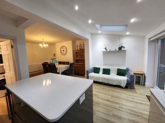 Room in a Shared House, Manor Lane, SE12 - Photo 1