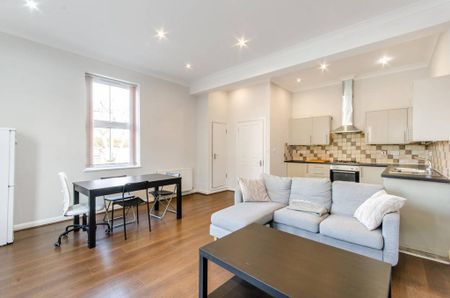 3 bedroom flat to rent - Photo 2