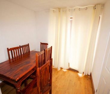 2 bedroom property to rent - Photo 3
