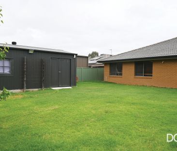 15 Botheras Court Epsom VIC - Photo 6