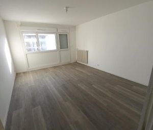 Location Appartement à ECHIROLLES - Photo 2