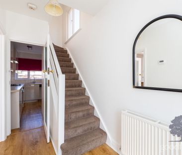 Gander Green Lane, Cheam, SM3 - Photo 1