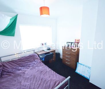 2 Bedroom Mid Terraced House for rent in Park View Avenue - Photo 2