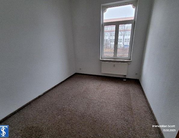 günstige 2 Zimmer Wohnung mit Aufzug im Haus und EBK - Photo 1