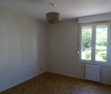 Location Appartement 2 pièces 47m² ORLEANS 45000 - Photo 2