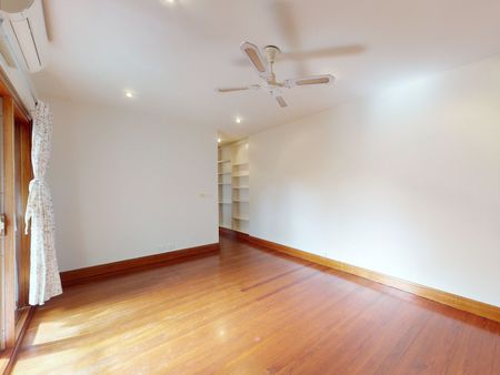 19 Nash Street, Brunswick VIC 3056 - Photo 2