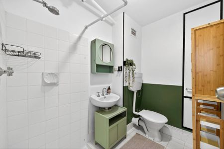 Sunlit Victoria Park Retreat - Photo 2