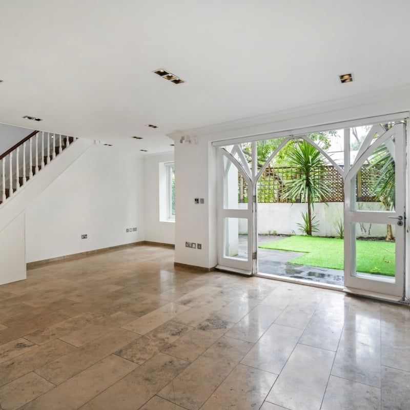 4 bedroom end of terrace house to rent - Photo 1