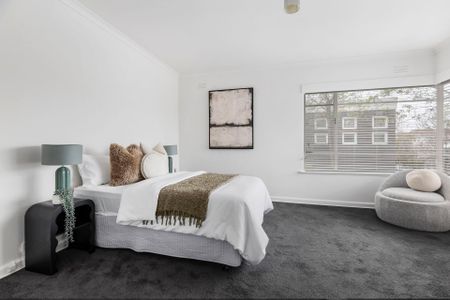 Top blonde in town - Photo 4