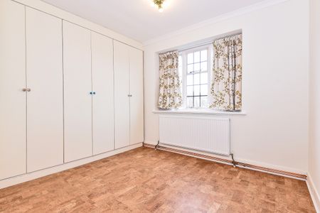 Portsmouth Road, Putney, London, SW15 - Photo 3