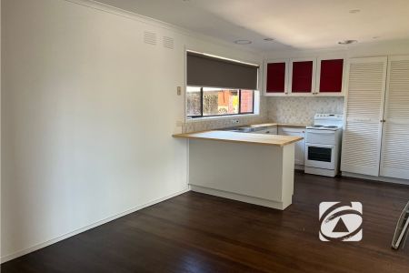 GREAT LOCATION ! - Photo 3