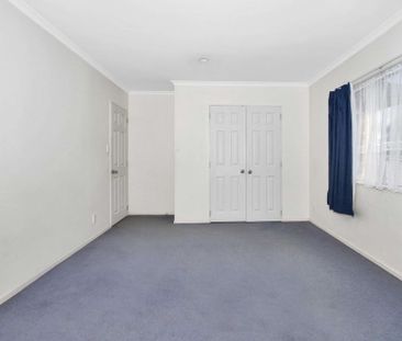3 Double Bedroom Property in Great Location&excl; - Photo 3