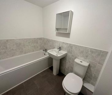 3 bedroom terraced house to rent - Photo 4