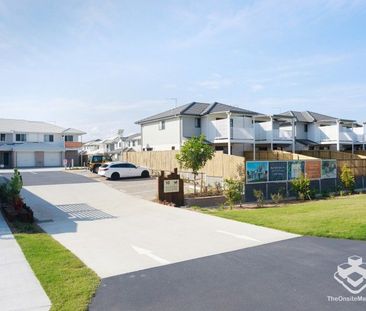 3-bed townhouse with SLUG and driveway - Photo 2