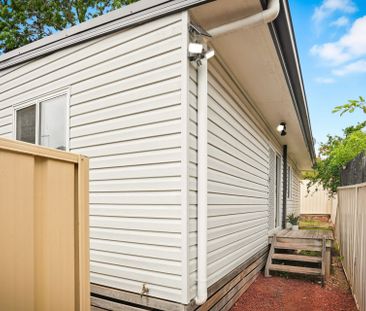 TWO BEDROOM GRANNY FLAT IN A GREAT LOCATION - Photo 4