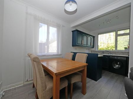 32 Breda Drive, Newton Park, Four Winds, Belfast, BT8 6JU - Photo 3